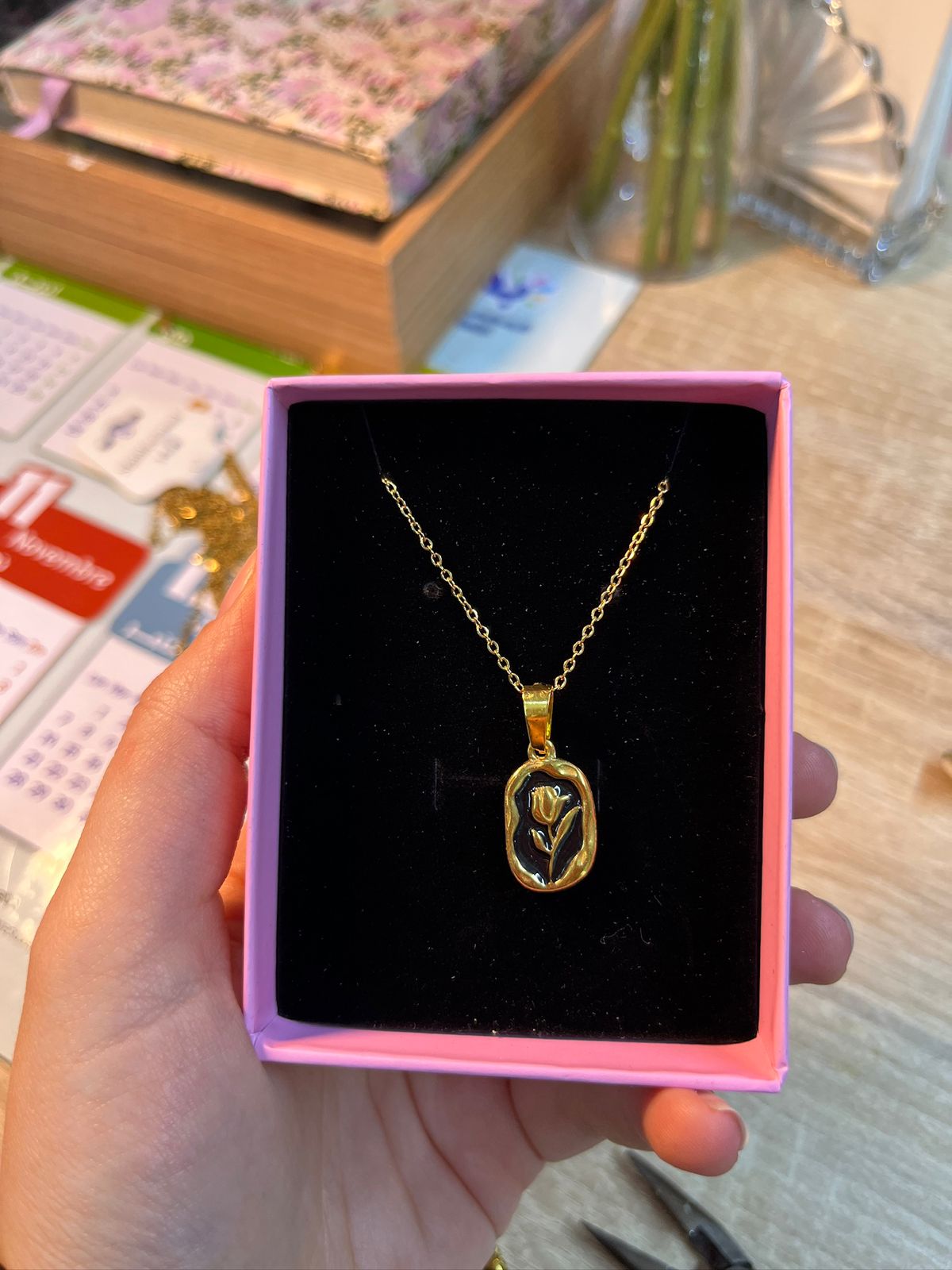 Collier floral en acier inoxydable – Création Benmoussa