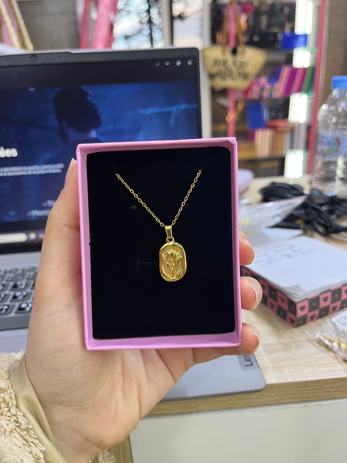 Collier floral en acier inoxydable – Création Benmoussa